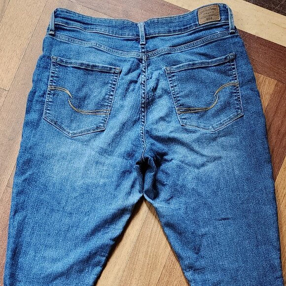 Signature by Levi Strauss Gold Label Mid-Rise Boot Cut Jeans Size 31 - Picture 10 of 16